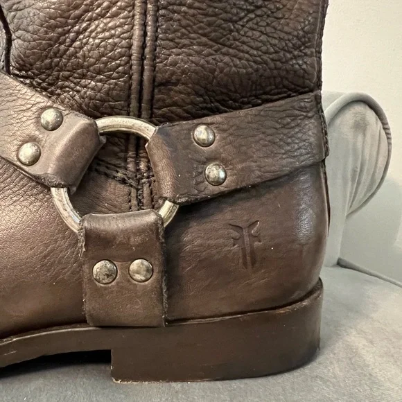 COPY - FRYE SHORT LEATHER BOOTS - Picture 2 of 7
